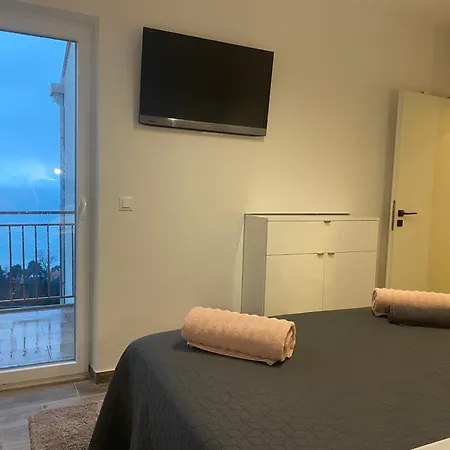 Pergola-apartment Roko *