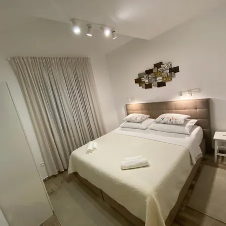 Pergola-apartment Roko Mlini