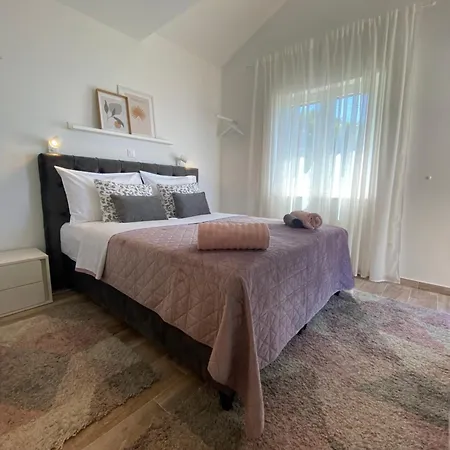 Pergola-apartment Roko Apartmán *