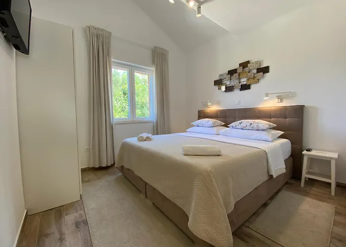 Pergola-apartment Roko Mlini