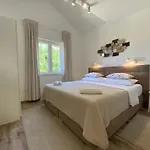 Pergola-apartment Roko Mlini
