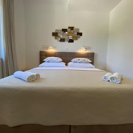 Pergola-apartment Roko Mlini