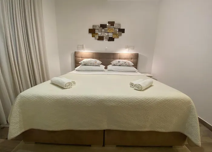 Pergola-apartment Roko アパート ムリニ