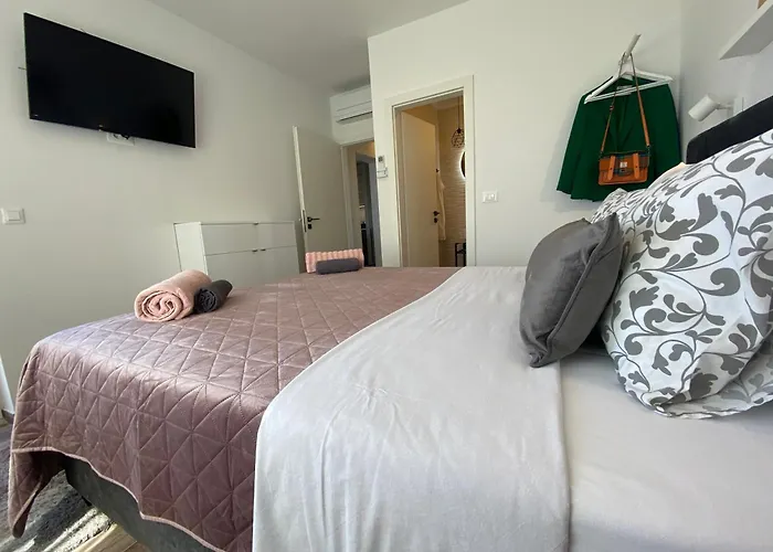 Pergola-apartment Roko アパート ムリニ